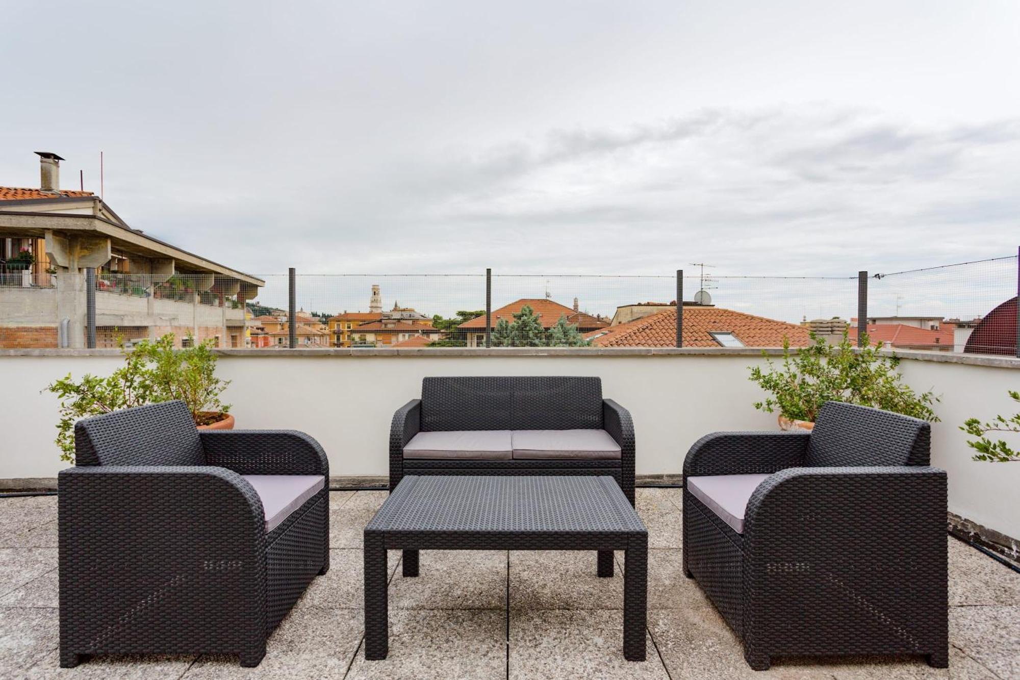 Amazing Flat With Big Terrace And Private Car Park Apartment Verona Exterior photo